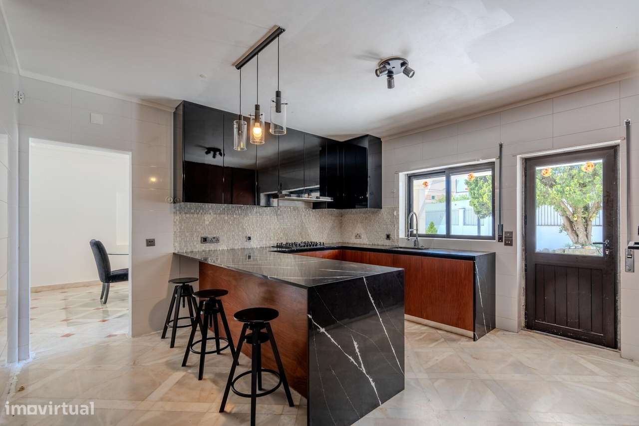 Moradia T6 com Escritório e Piscina em Birre, Cascais - Grande imagem: 5/50