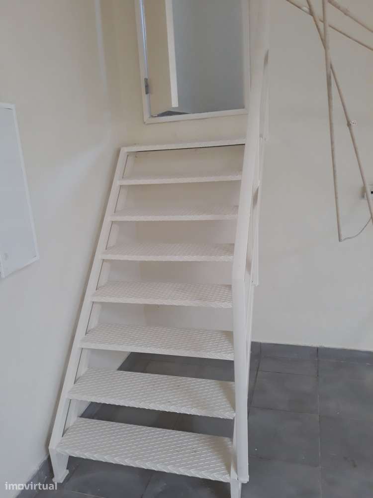 Armazém, Loja, Escritórios, Fabrico e Log. - Lic. Indústria e Comércio-7