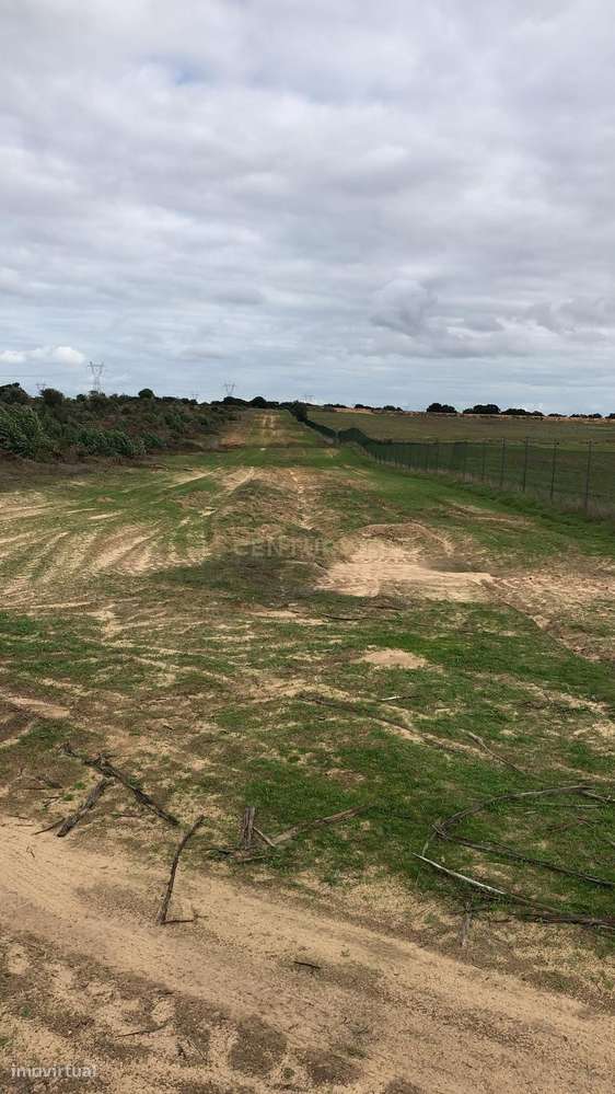 Terreno Rústico de Cultura Arvense     ...Possível Exploração Foto-Vol - Grande imagem: 3/10