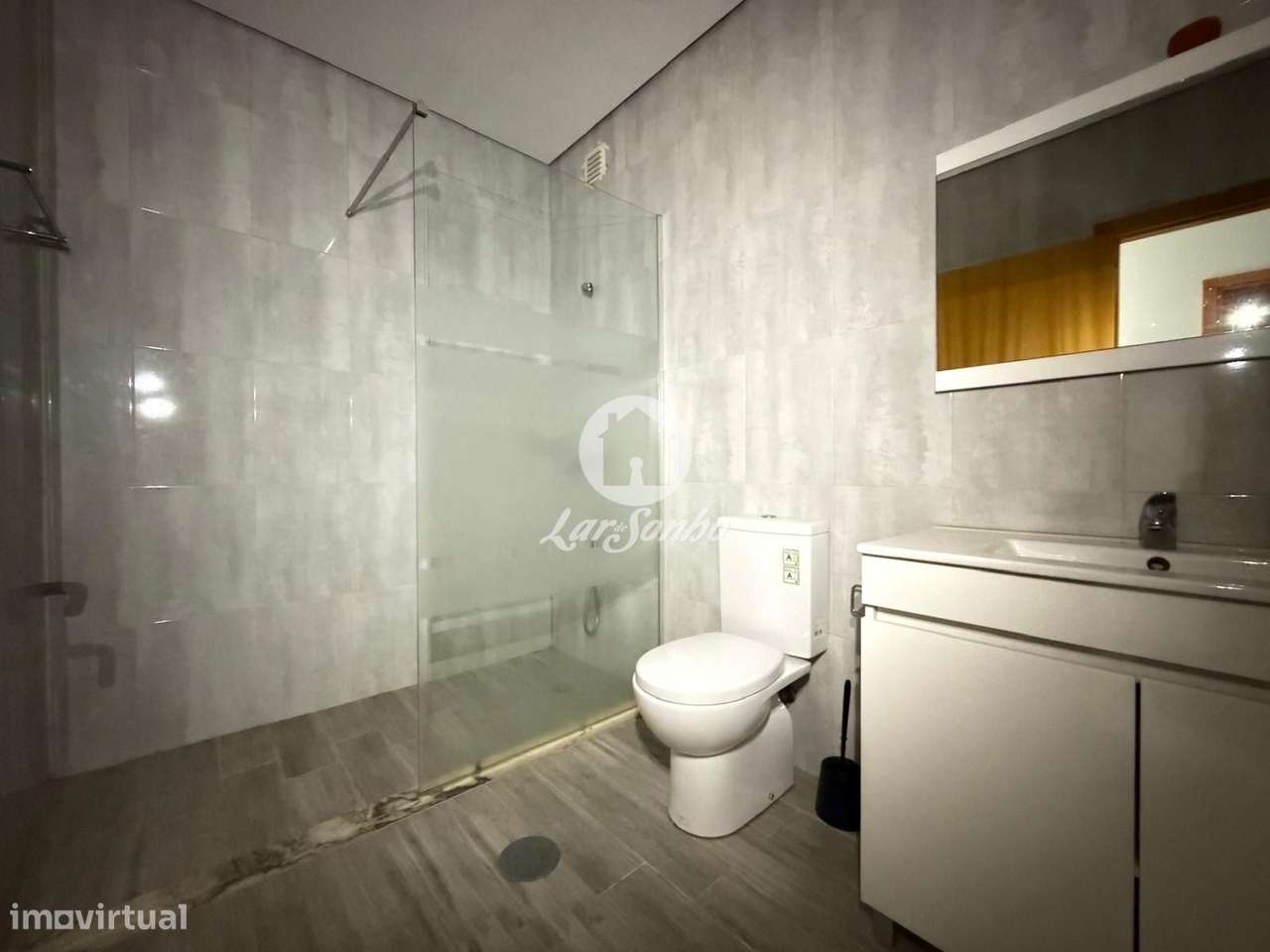 Moradia T2+T2  Remodelada em Azurara, Vila do Conde-13