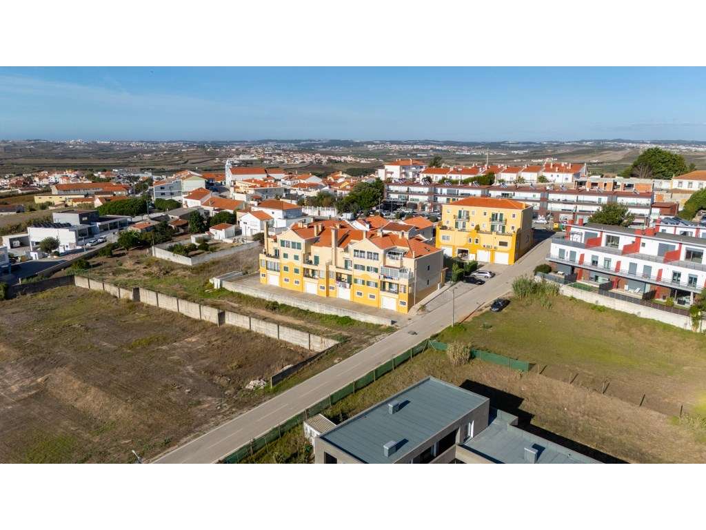 Apartamento T2+1, para venda, em São Pedro da Cadeira, no eixo Eric...-26