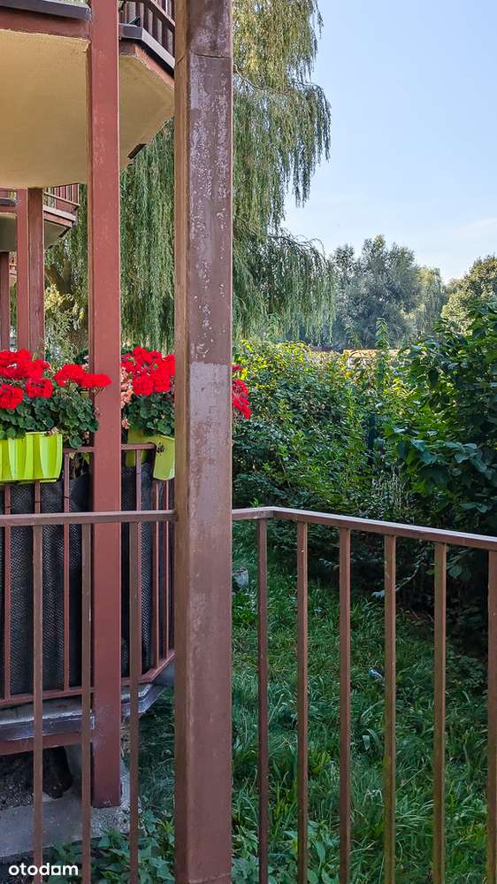 Na sprzedaż duży lokal pod działalność.-18