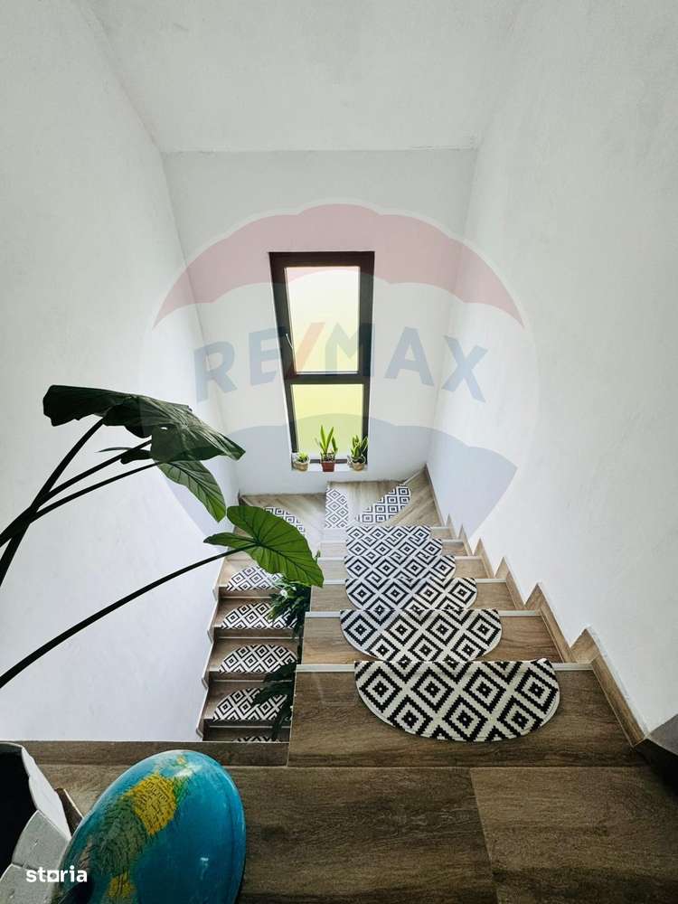 Casă / Vilă cu 5 camere de vânzare în zona Nord-Est - Imagine principală: 5/11