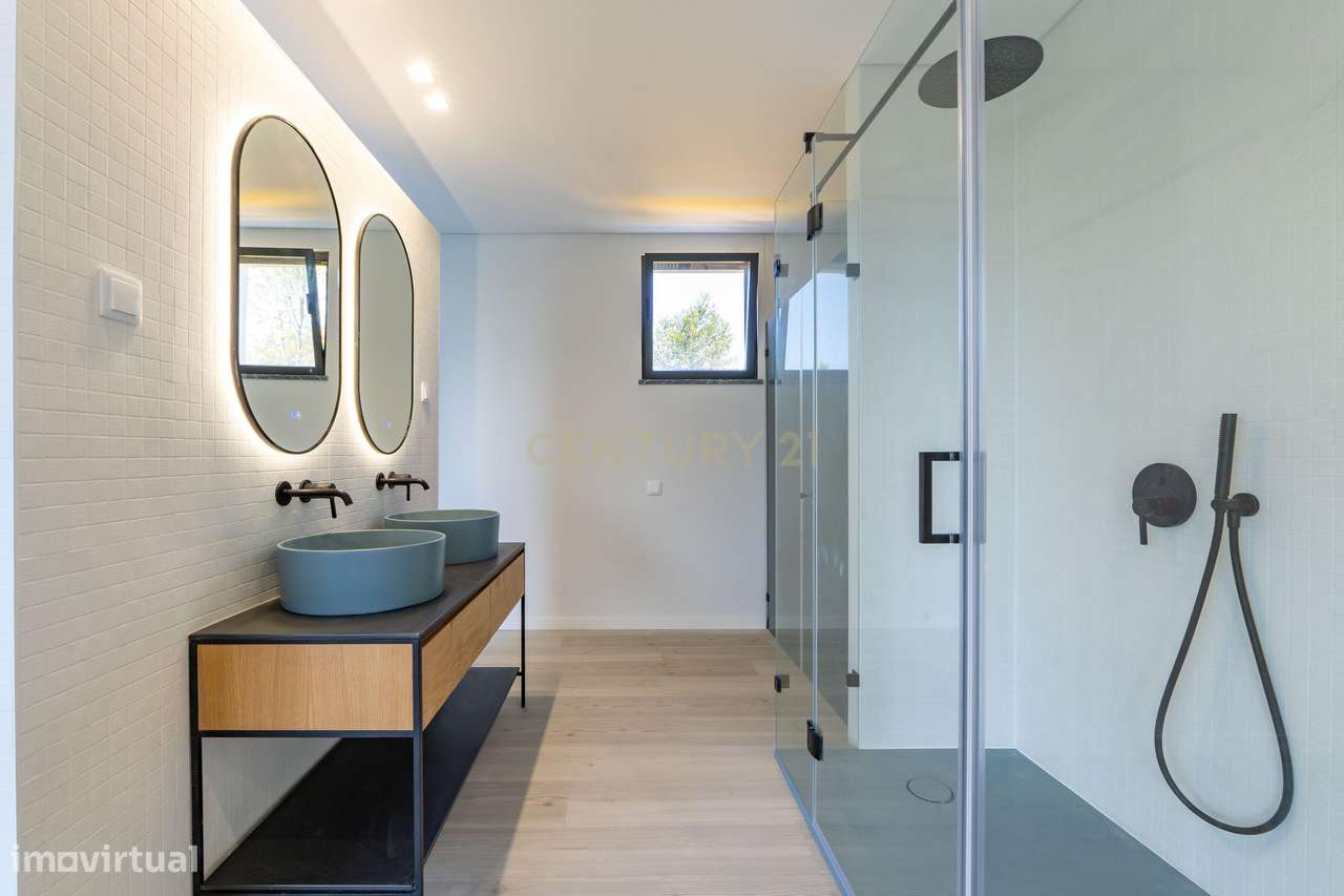 Moradia premium em Cascais onde o luxo e a natureza se encontram-25