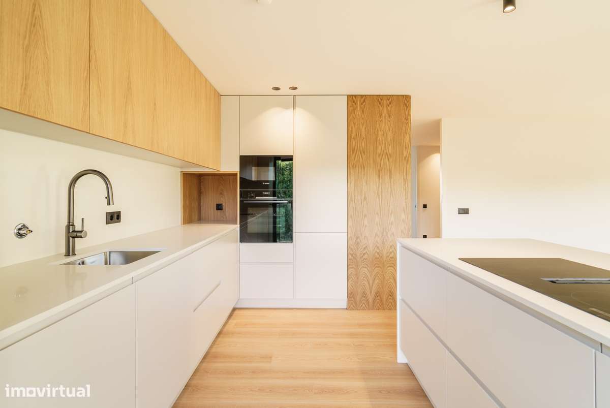 Apartamento T3 Novo com Vistas & Varanda-8