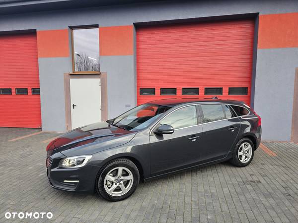 Volvo V60 D2 Momentum - 23