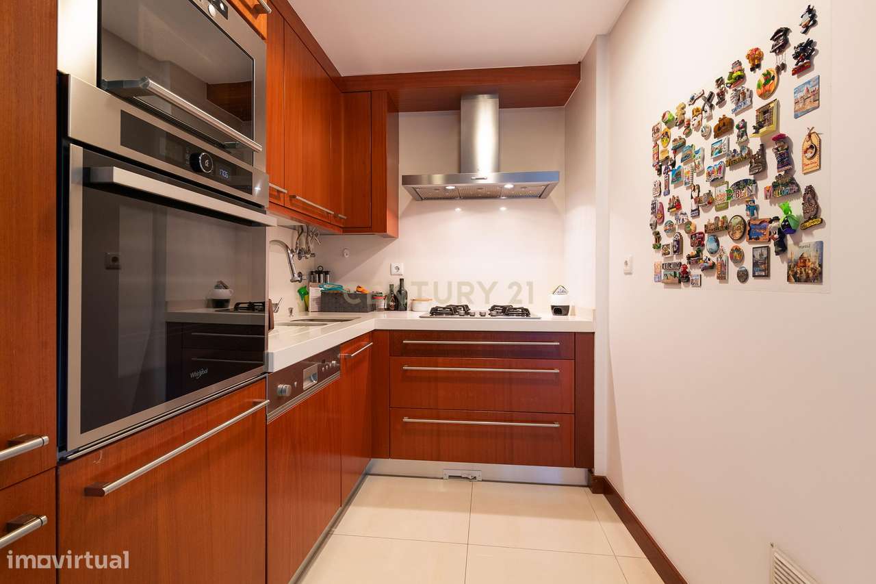 Apartamento T1 nas Colinas do Cruzeiro com Arrecadação e Parqueamento-12