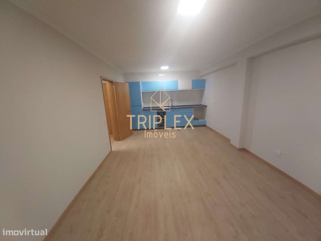 Apartamento T1+1 centro do Castelo-16