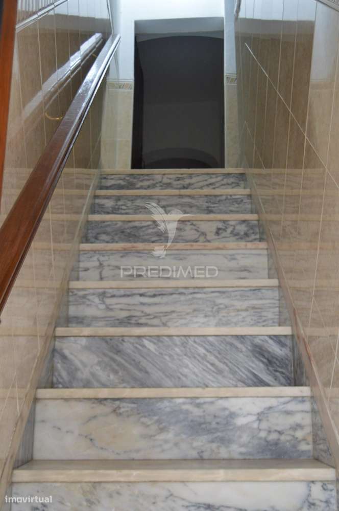 Prédio com Excelente Localização junto ao Jardim em Campo Maior - Grande imagem: 2/39