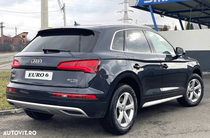 Audi Q5 2.0 40 TDI quattro S tronic Design - 4