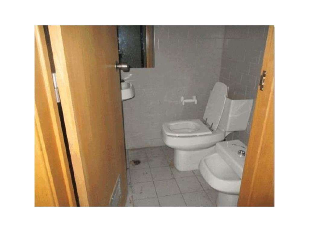 Fantástico espaço comercial situado na vila de São vicente da Beira - Grande imagem: 5/5