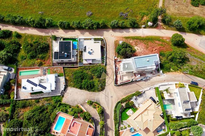 Moradia Térrea Moderna com Acabamentos de Luxo em Monte Canelas – Port-43