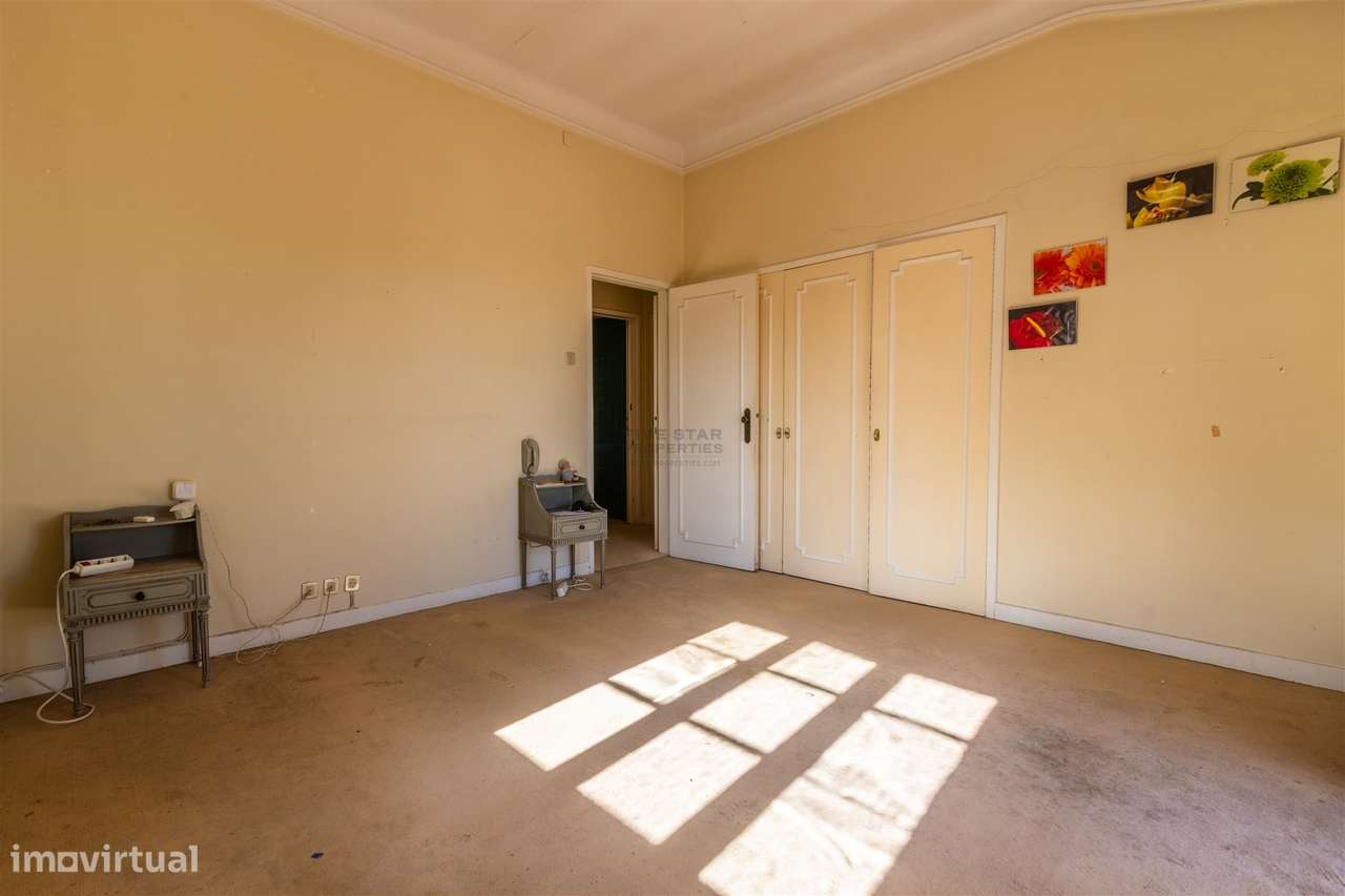 Moradia Estoril Cascais Vista Mar para renovar T6-30