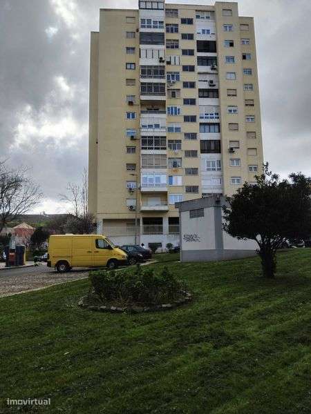 ANDAR USADO VENDE-SE: T3 EM TORRE EM ALFORNELOS - AMADORA - Grande imagem: 4/12