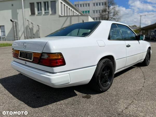 Mercedes-Benz W124 (1984-1993) - 16