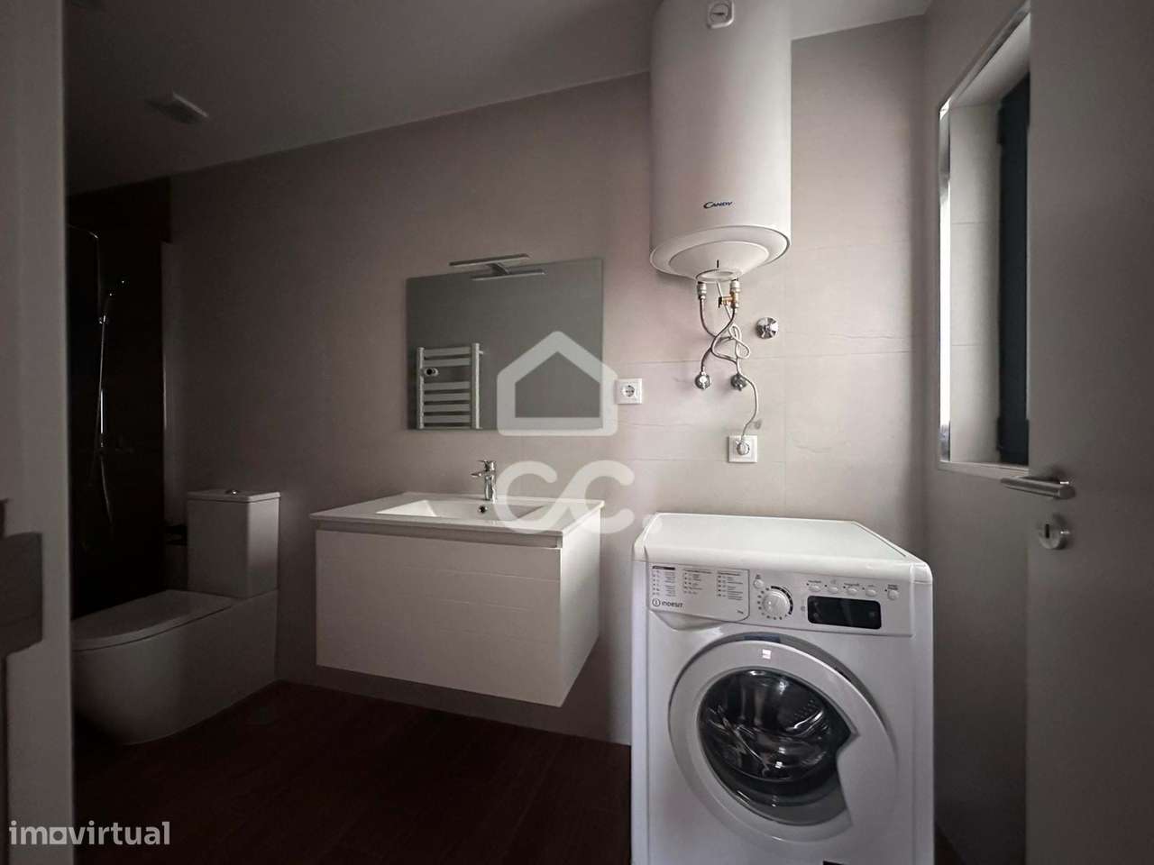 Excelente Apartamento T1 com varanda no centro de Chaves - Grande imagem: 2/16