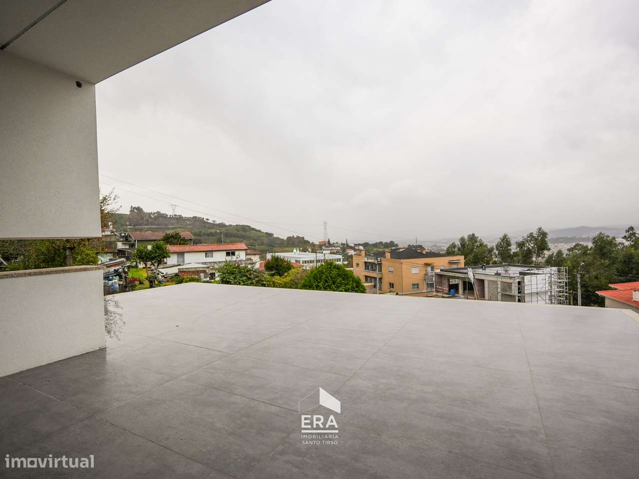 Moradia V3 com piscina em Roriz, Santo Tirso-13