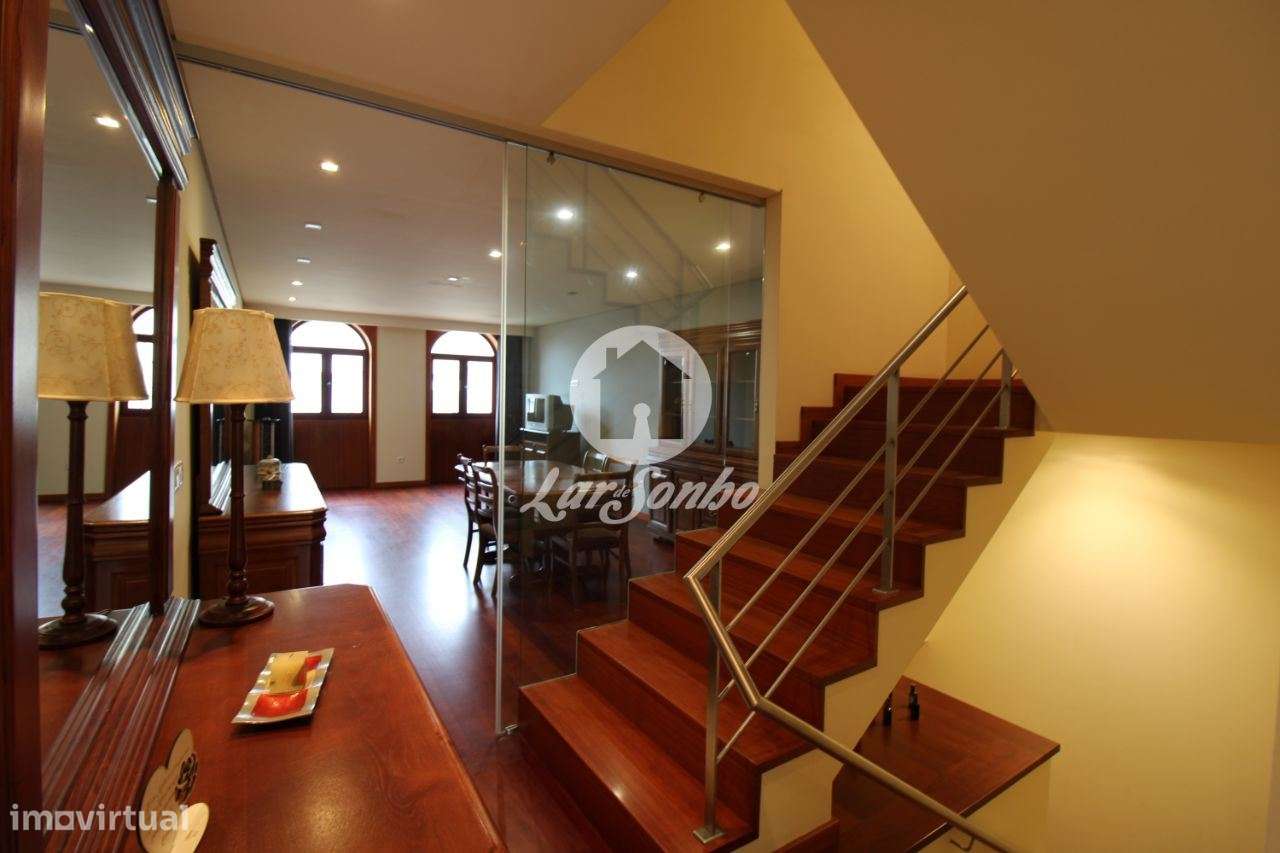 Moradia M4 c/ nova com G.F. p/ 2 carros + loja com 98 m2 na Povoa d... - Grande imagem: 2/21