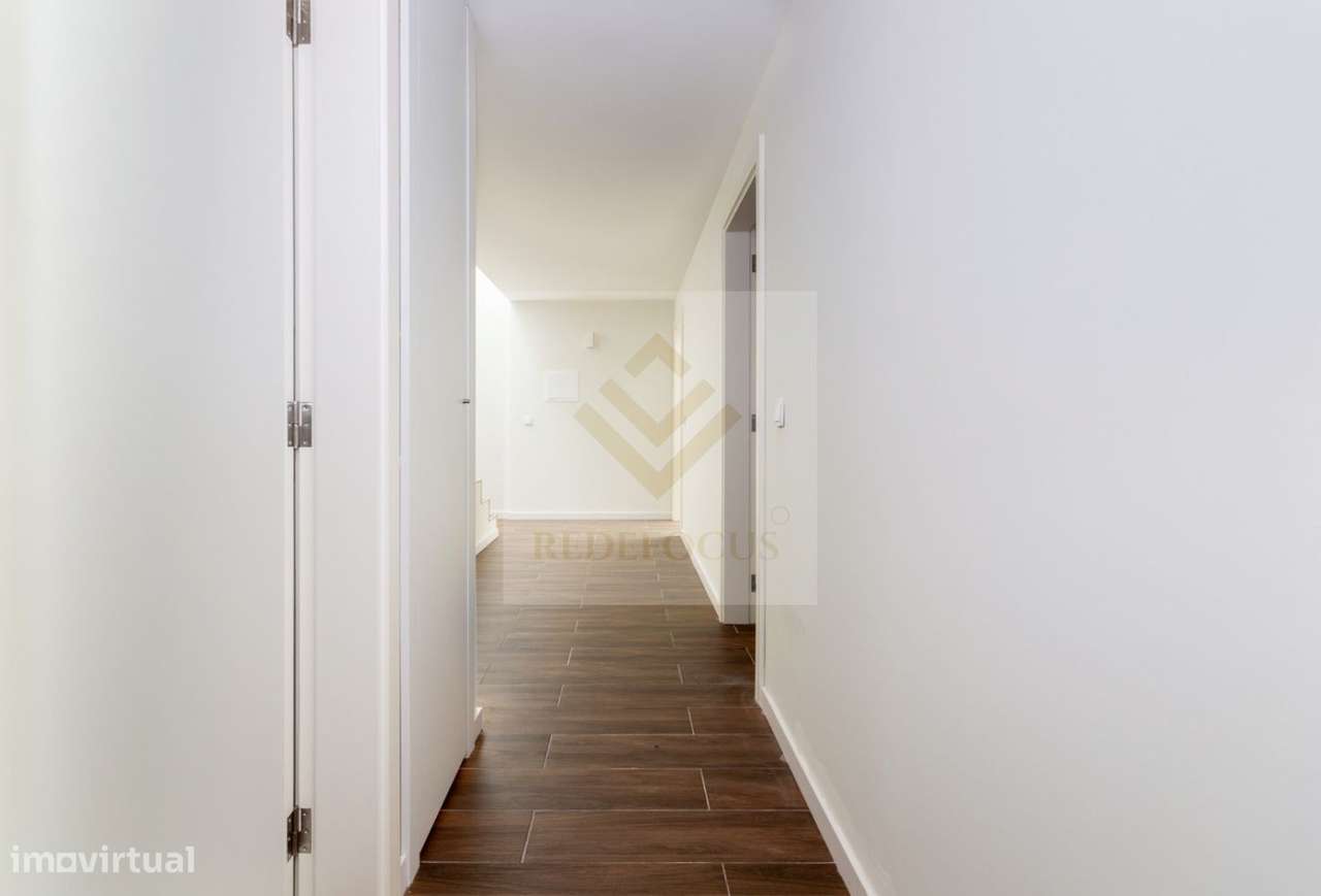 T2 duplex renovado com 122m² em Argoncilhe-16