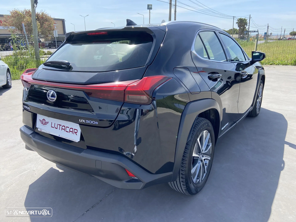 Lexus UX 300e Premium - 6