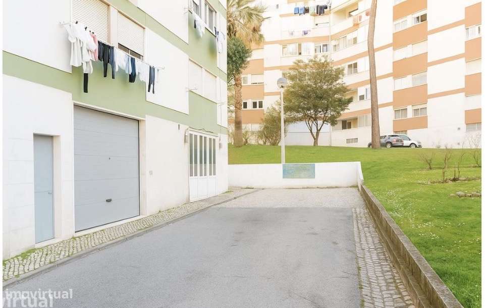Armazém em Odivelas 
135.000-6