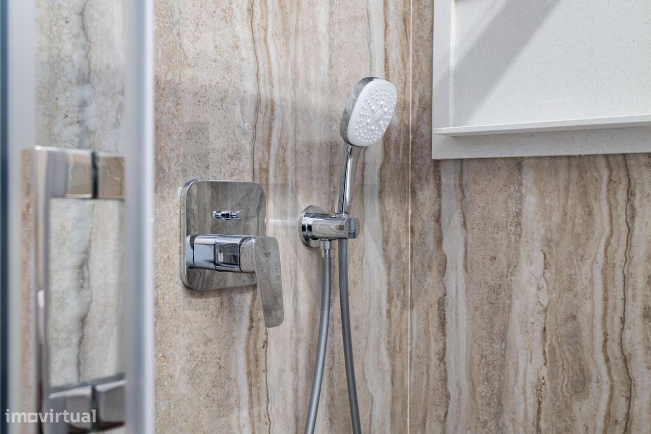 Exclusivo T3 Novo com Varandas de 51m2 | 2 Lugares de Garagem e Arreca-9