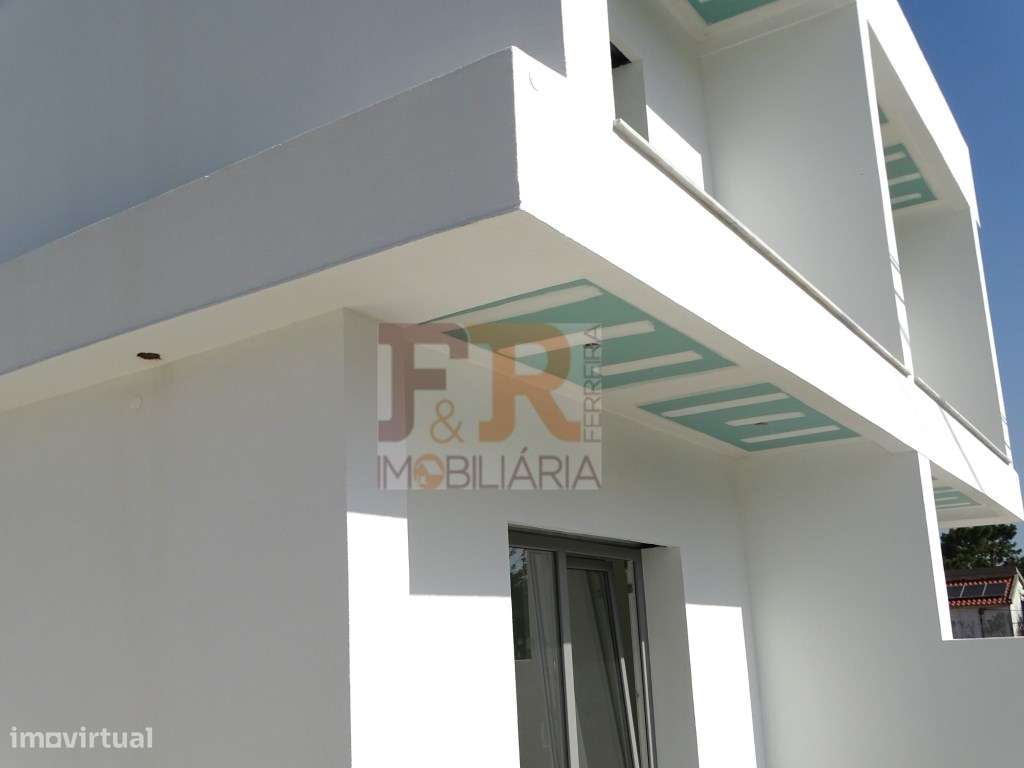 Geminada Duplex T2+1 com Pérgula Fernão Ferro-6