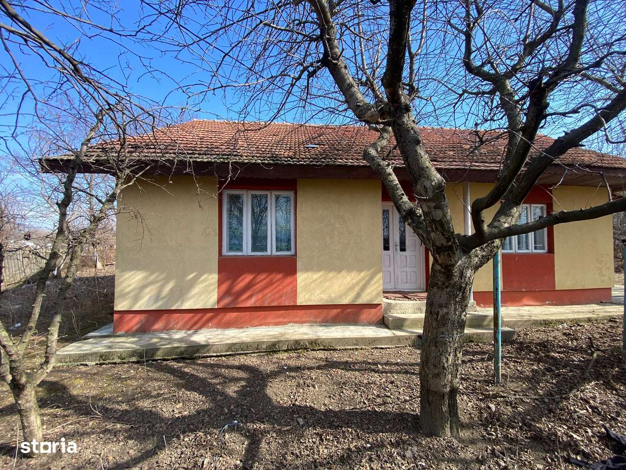 Case 3 camere + 7200 mp teren intravilan Prisecani judetul Iasi - Imagine principală: 4/14