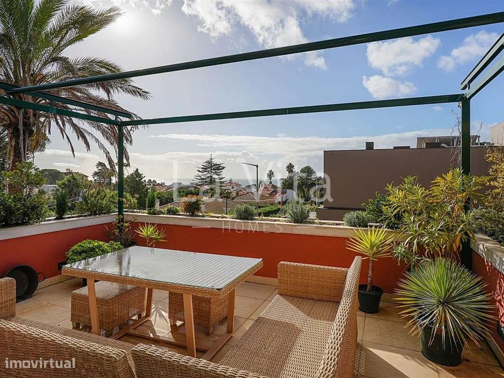 Apartamento T4 Duplex, em condomínio exclusivo no centro do Estoril.-11