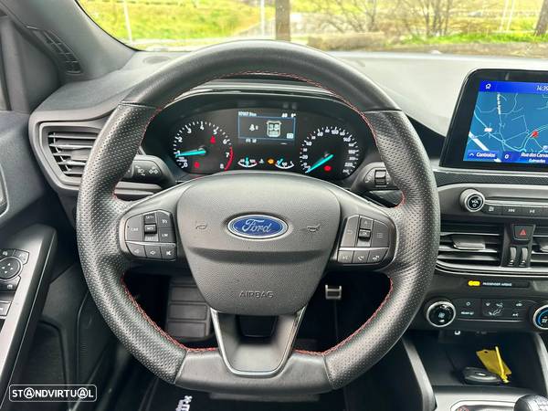 Ford Focus 1.0 EcoBoost S&S ST-LINE DESIGN - 25