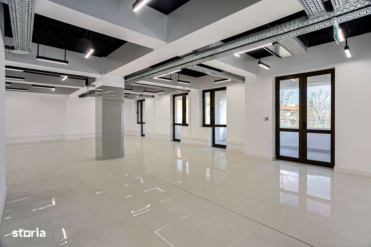 Spațiu modern de inchiriat destinat clinicilor sau companiilor - Imagine principală: 3/19