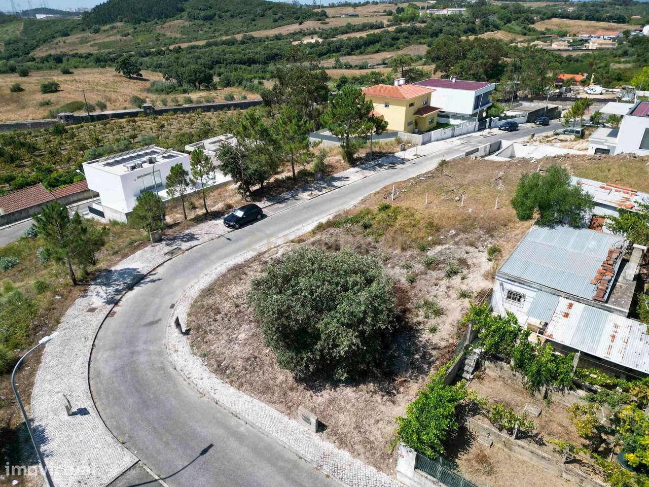 NOVIDADE  Terreno Urbano, 428m2, em gaveto, urbanização nova.-6
