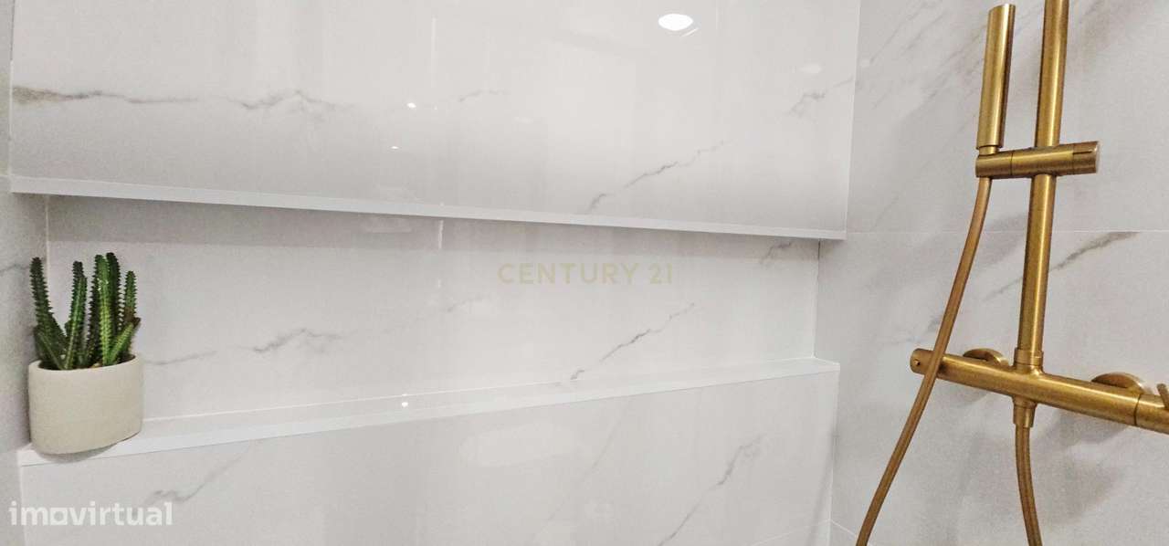 Apartamento T3 de Luxo em Condomínio Fechado com Piscina-32