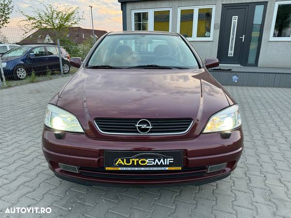 Opel Astra 1.8i Aut. Essentia - 12