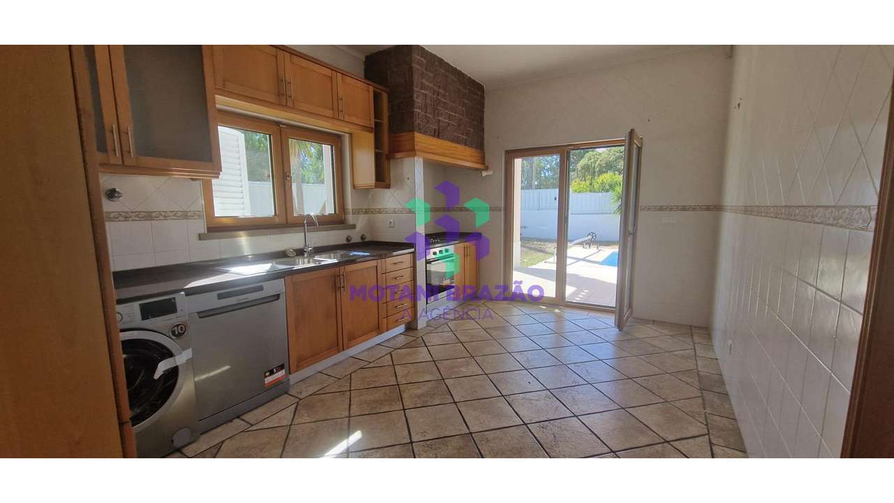 Magnífica Moradia Sesimbra c/Piscina-34