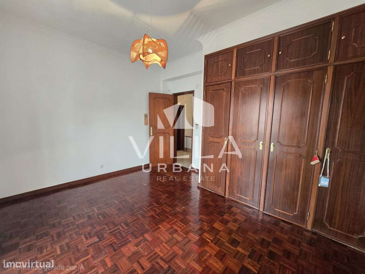 Moradia T4+1 em zona privilegiada nos Foros de Amora-26