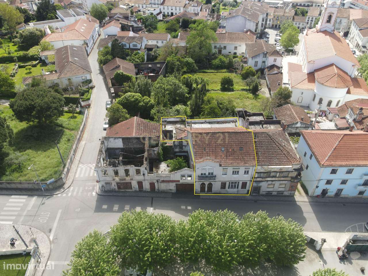 Casa T5 Para Recuperacao Em Lousa Coimbra 360M