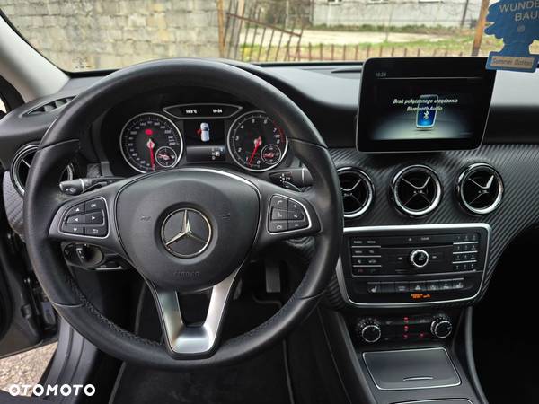 Mercedes-Benz GLA 200 7G-DCT - 8