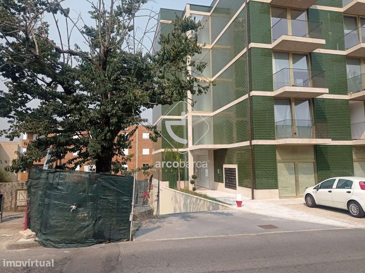 Apartamento T2 com um lugar de garagem, localização excelente a escass - Grande imagem: 3/3