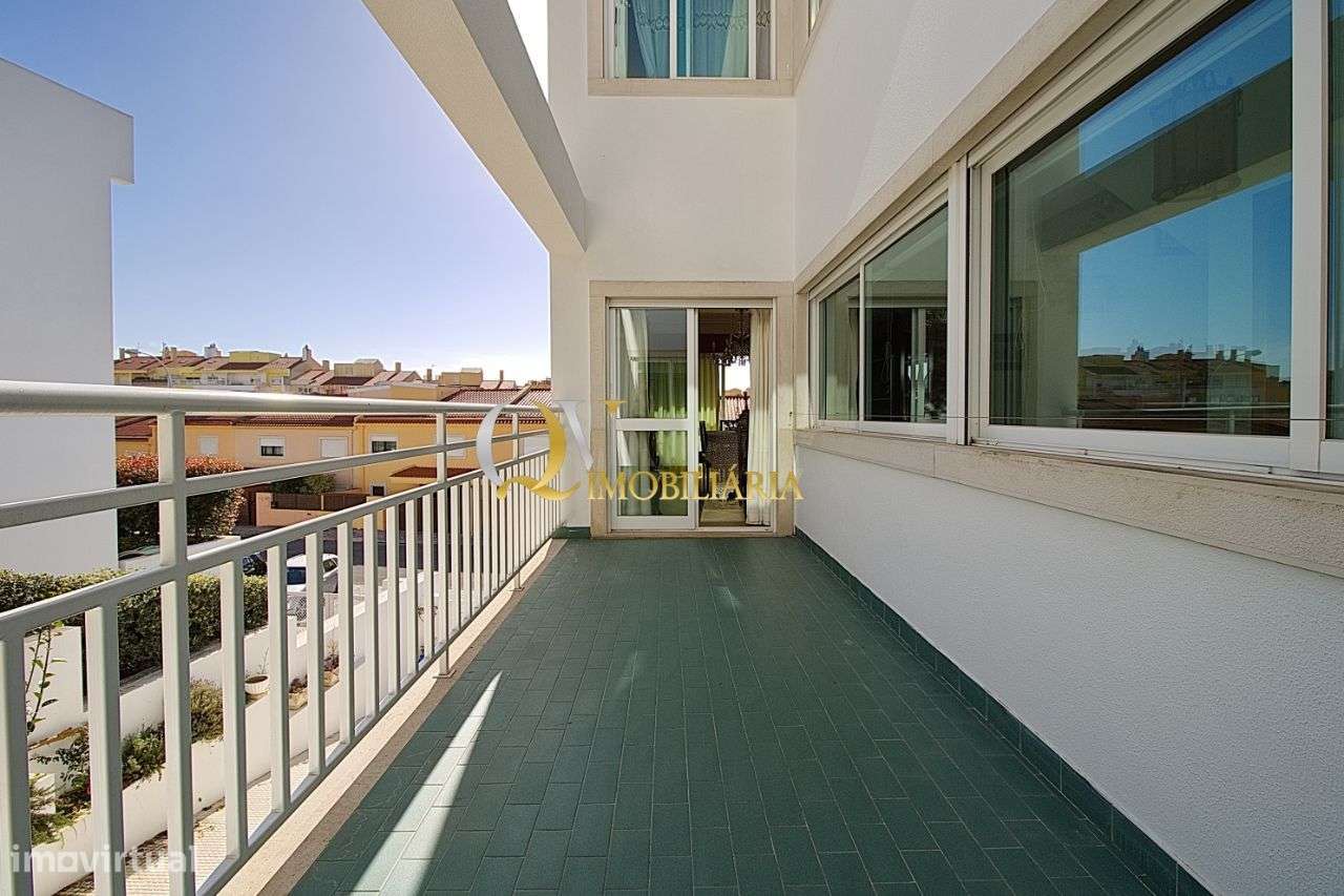 Excelente Moradia V4 para venda sita nos Jardins da Parede-18