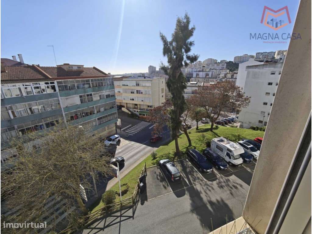 T2 (3 assoalhadas) com Boa Distribuição de Áreas - Rua do Mirante, ...-15