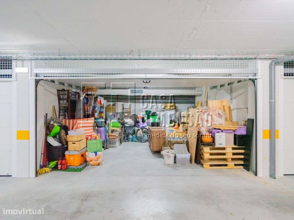Apartamento de tipologia T2 na Serra de Carnaxide, com Garagem BOX,...-38