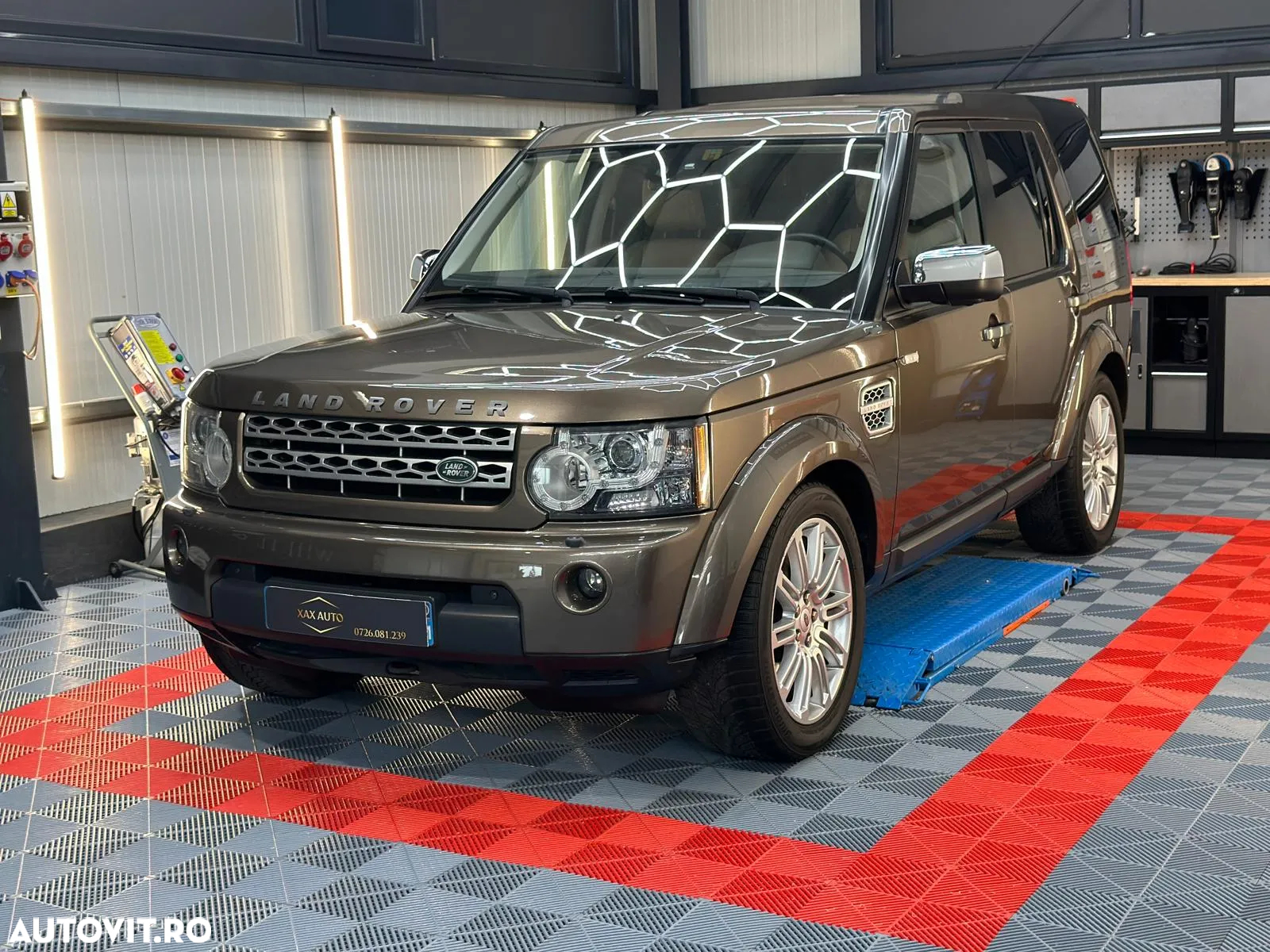Land Rover Discovery 3.0 TD HSE Aut. - 18
