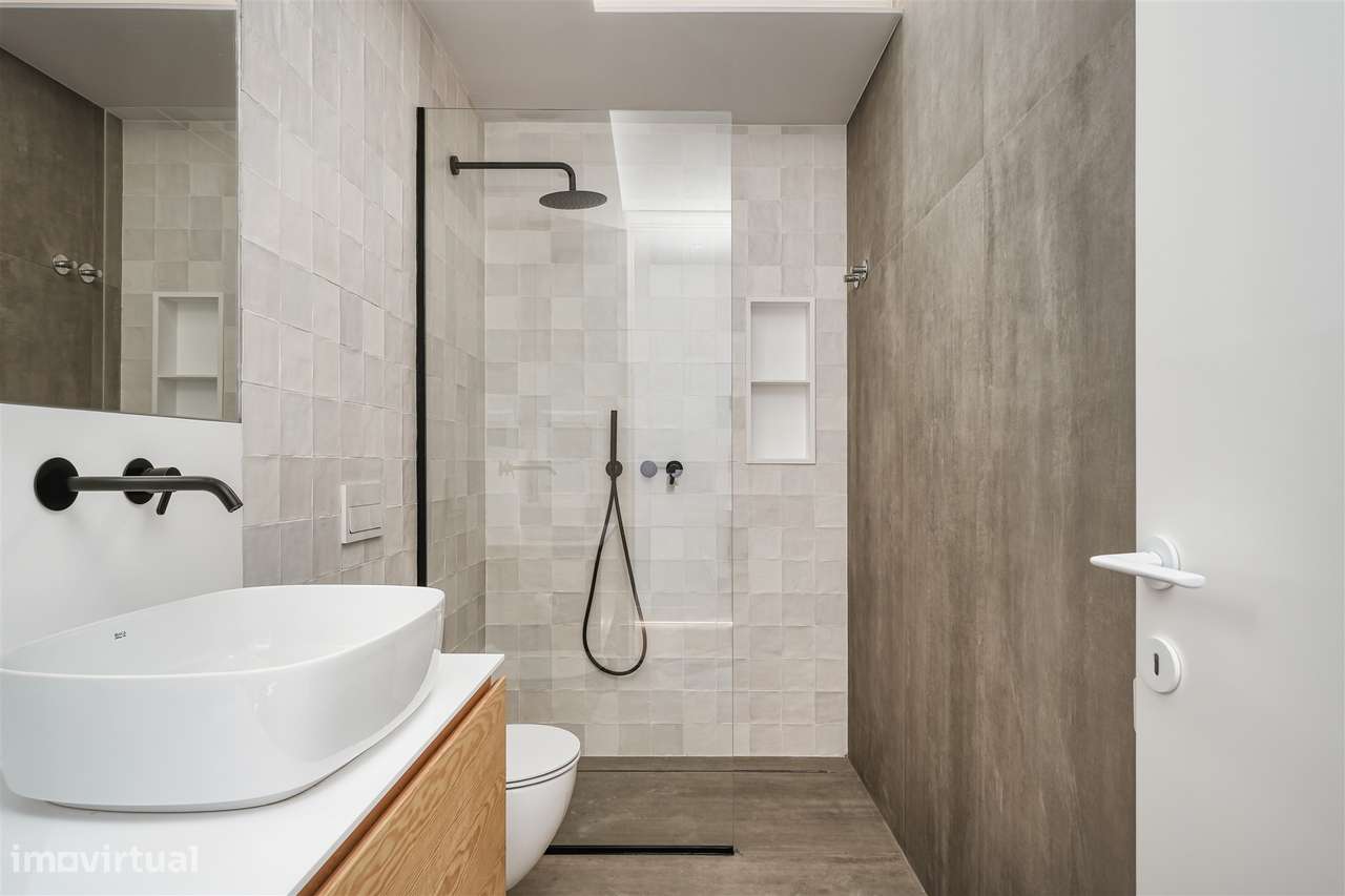 Apartamento T2 renovado, às portas de Alfama, Lisboa.-8