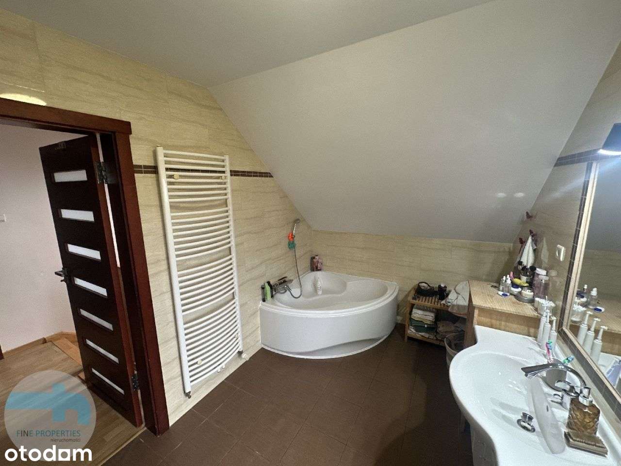 Pól bliźniaka oddzielony garazem, gotowy do wprowa-6