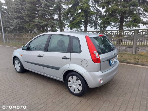 Ford Fiesta - 6