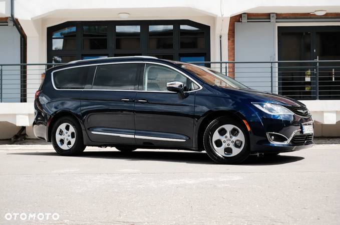 Chrysler Pacifica - 9