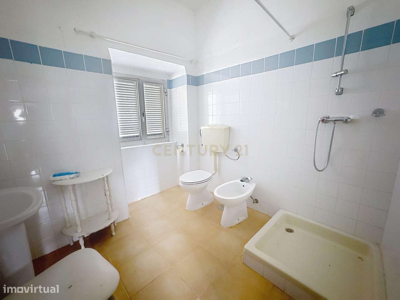 Oportunidade de Renovação em Famalicão – Nazaré | 135.000€-9