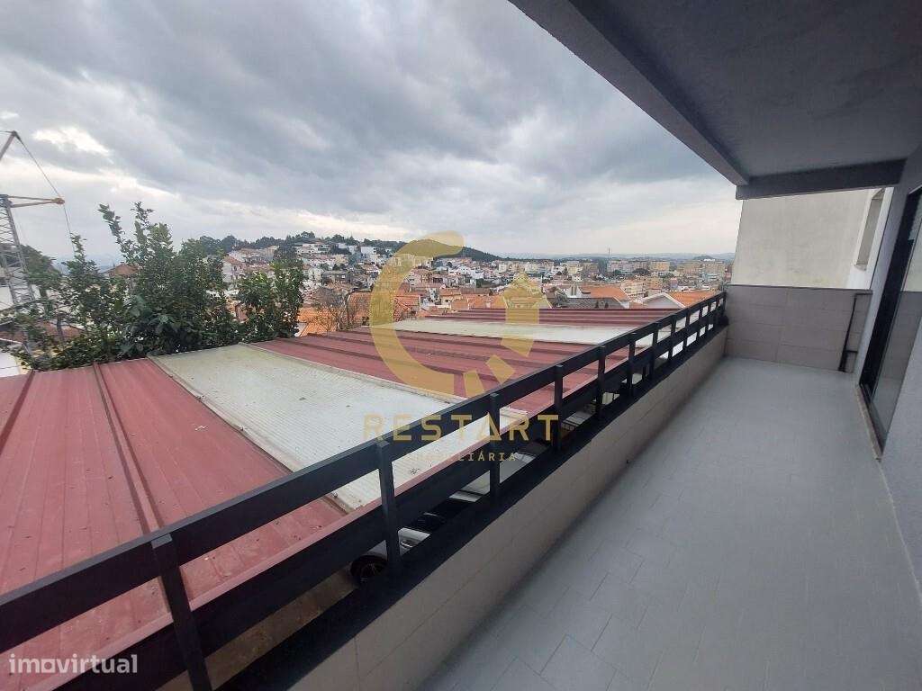 Moradia T4 geminada de 3 frentes em Baguim do Monte, Gondomar-32