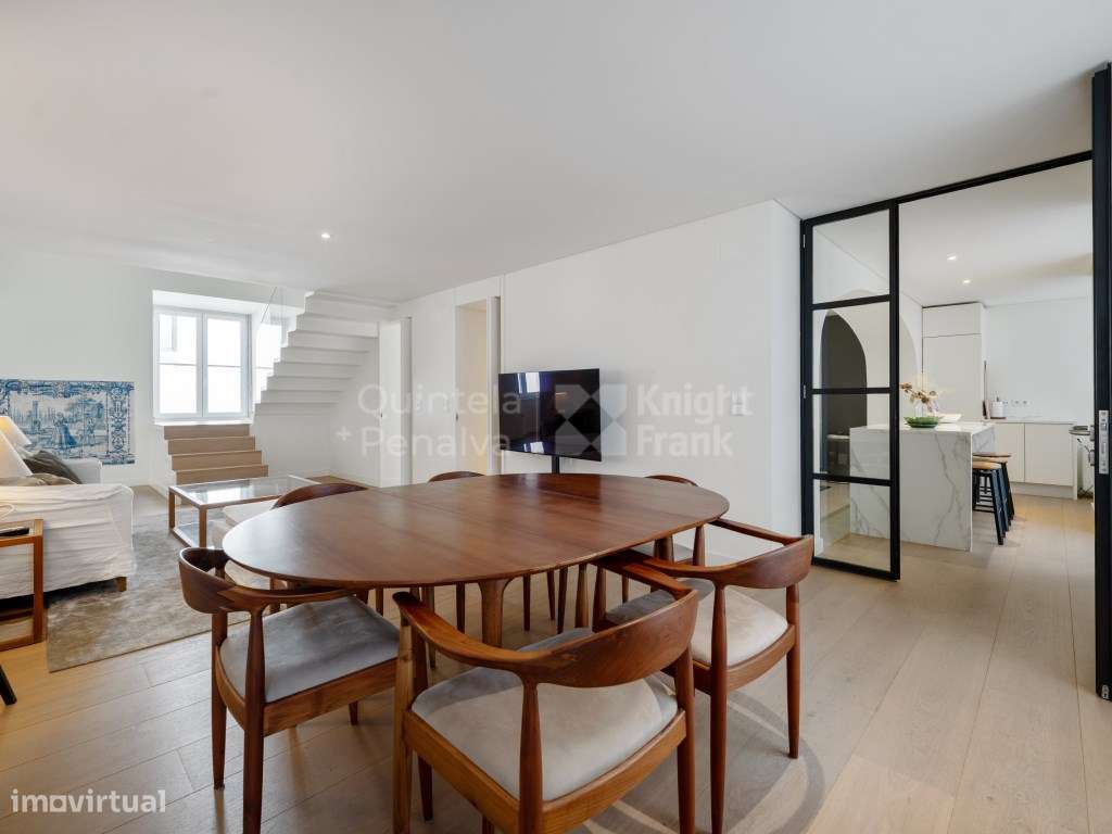 Apartamento T3 duplex para arrendar semi-mobilado em Arroios - Grande imagem: 4/25